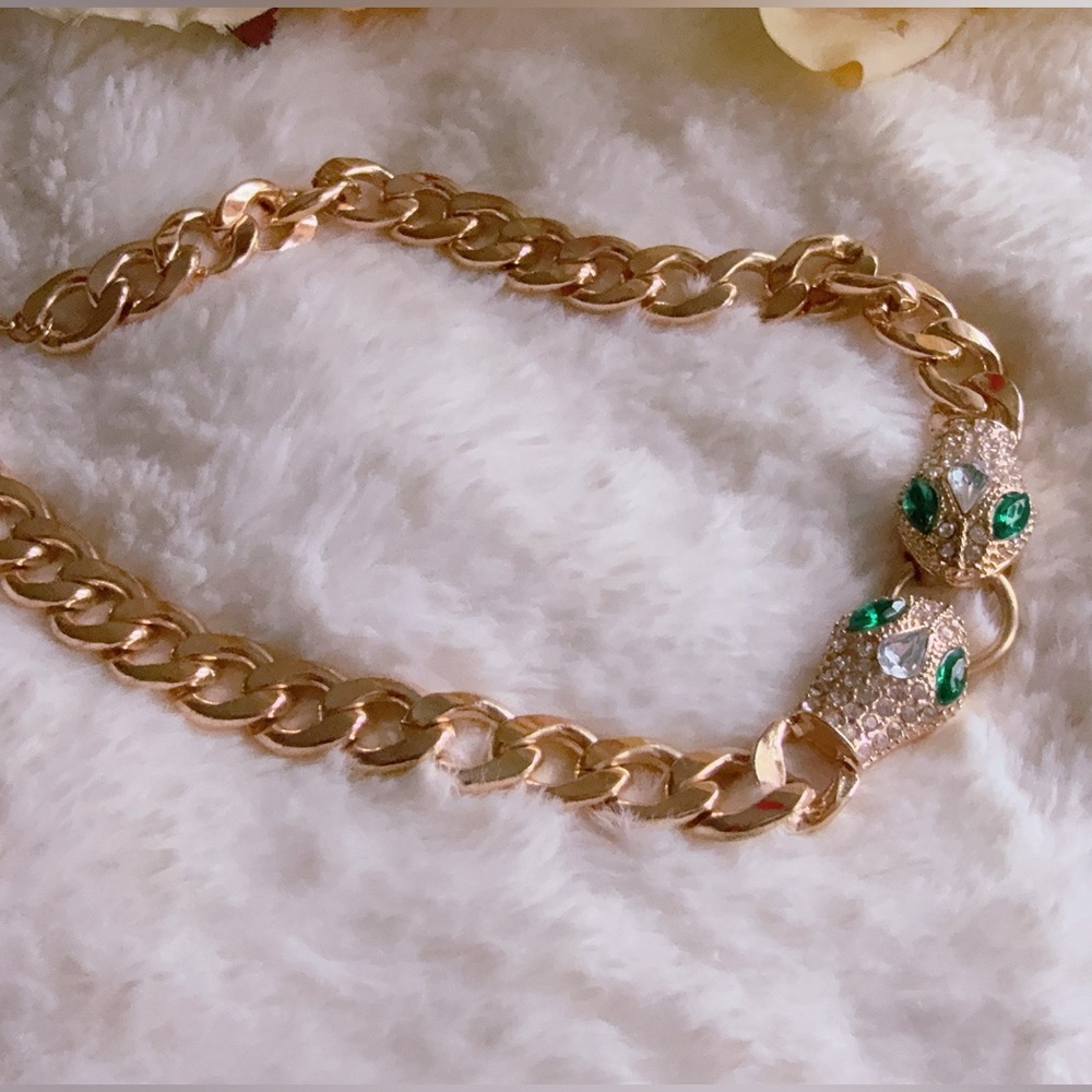Necklace Gold-Tone Statement Chain Necklace with Green Crystal Accents - Picture 4 of 11